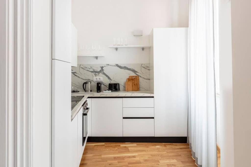 Sjr Luxury Apartment Trevi Fountain Rom Exteriör bild